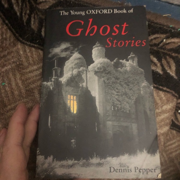 The Young Oxford Book of Ghost Stories paperback, good shape - Picture 9 of 10